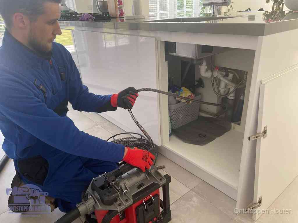 Riool ontstoppen ontstoppingsveer in Houten