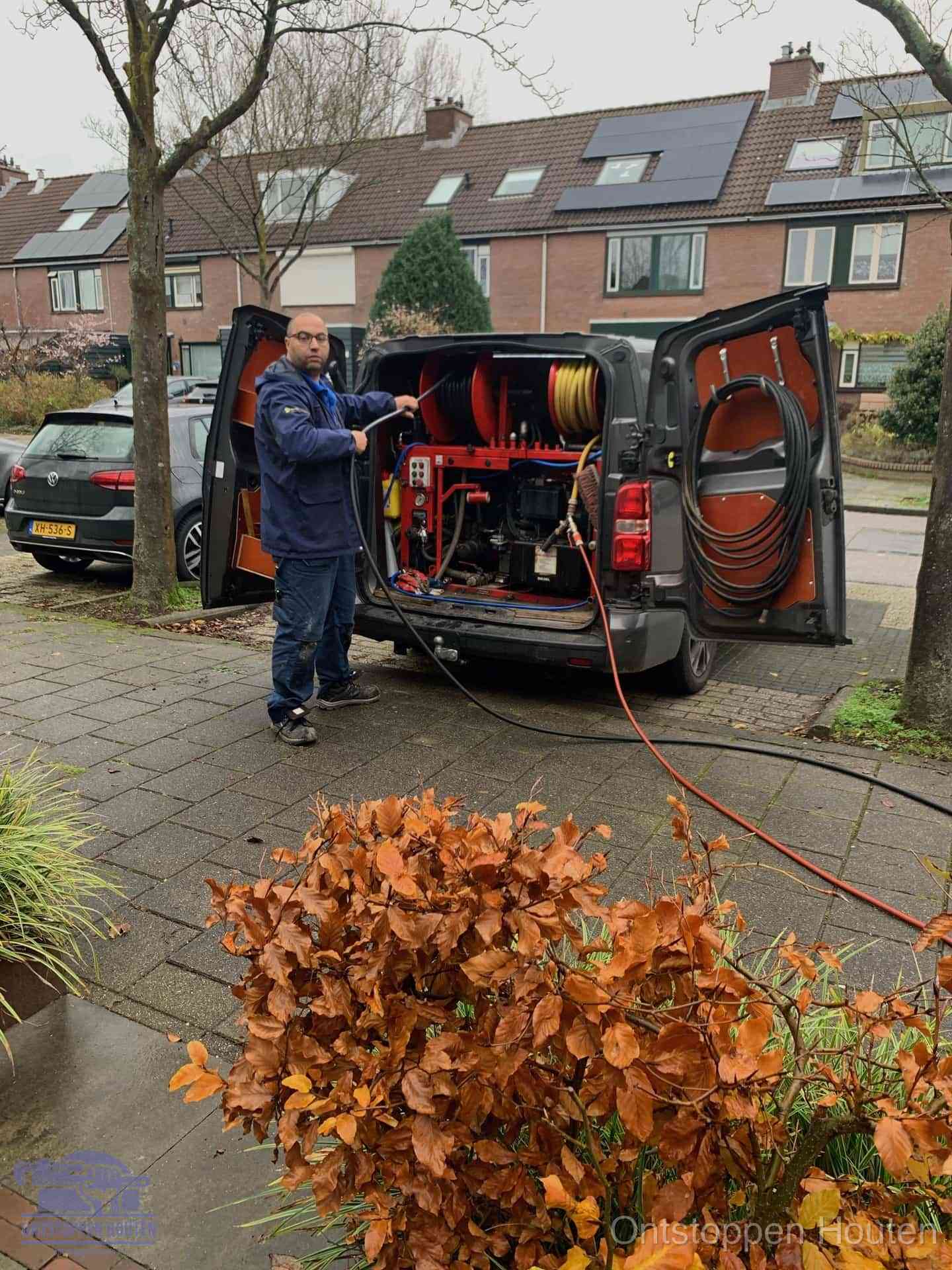 Rioolservice in de wijk in Houten